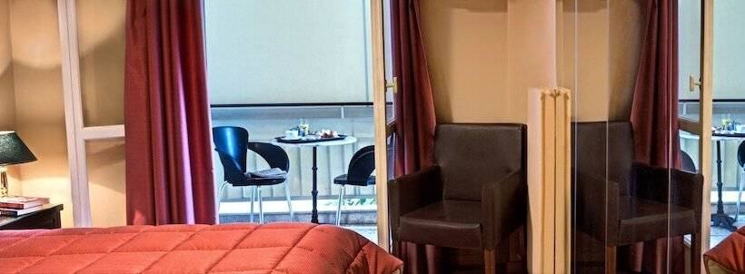 标准单人间, Nicola