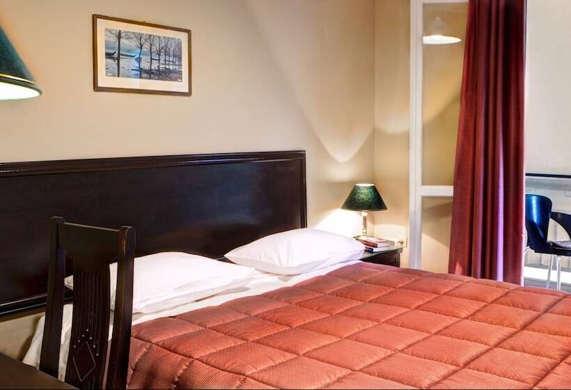 标准单人间, Nicola