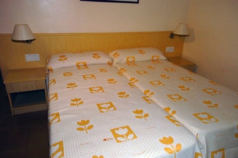 スタンダードルーム, Taull