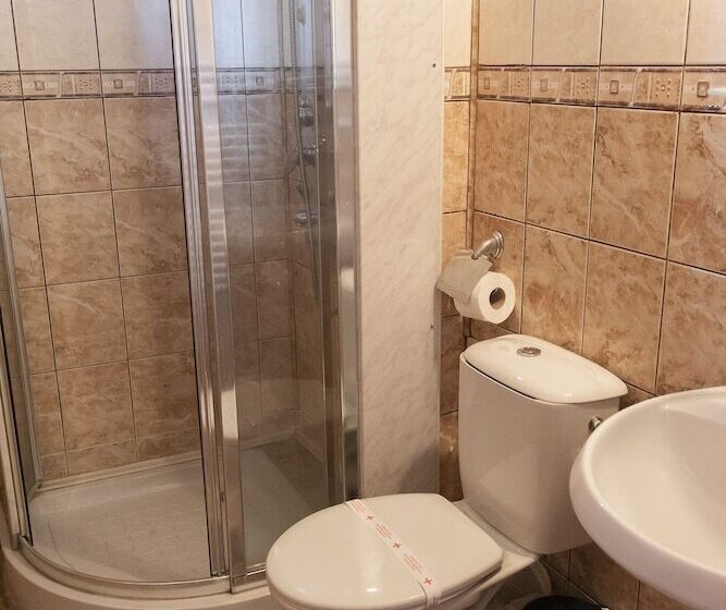 豪华房间, Medic Hotel