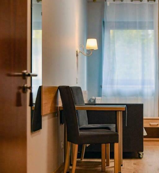 غرفة قياسية, Fotex