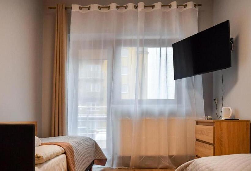 غرفة قياسية, Fotex