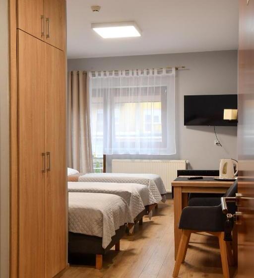 غرفة كلاسيكية ثلاثية, Fotex