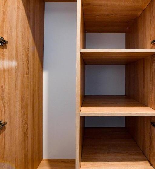 غرفة كلاسيكية ثلاثية, Fotex