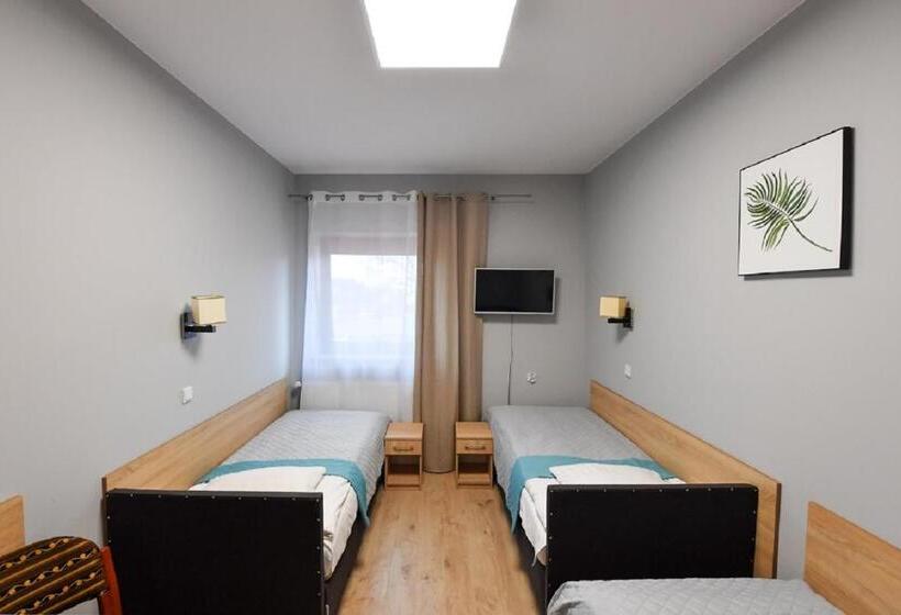 غرفة كلاسيكية ثلاثية, Fotex