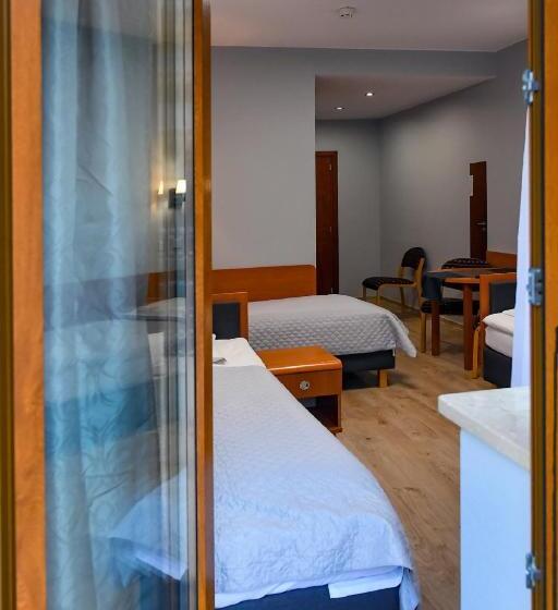 غرفة كلاسيكية ثلاثية, Fotex