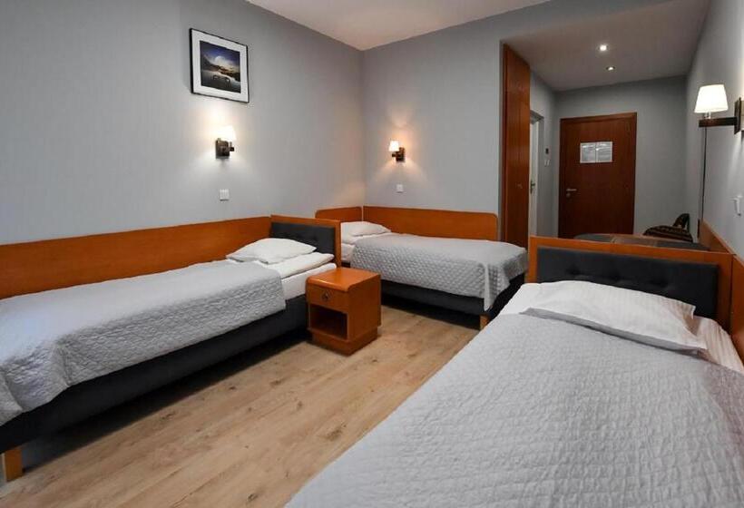 غرفة كلاسيكية ثلاثية, Fotex