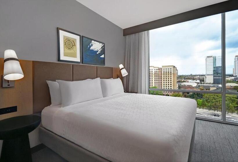 带大床的套房, Holiday Inn Express Houston Galleria Area By Ihg