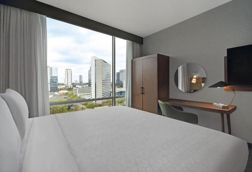 带大床的套房, Holiday Inn Express Houston Galleria Area By Ihg