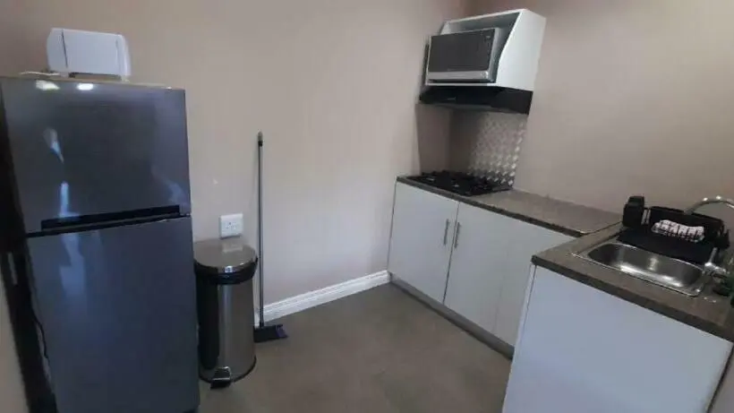 اتاق لوکس با بالکن و چشم‌انداز دریا, Collards B&b
