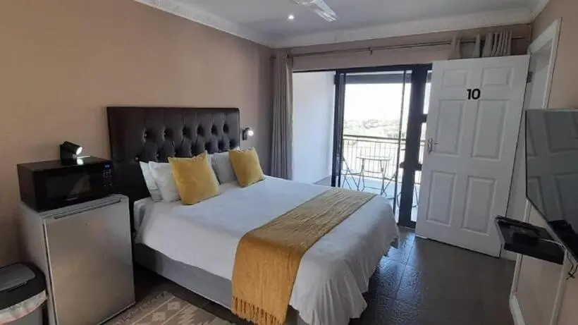 اتاق لوکس با بالکن, Collards B&b