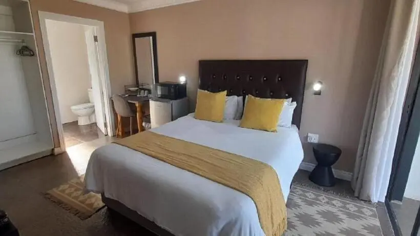 اتاق لوکس با بالکن, Collards B&b