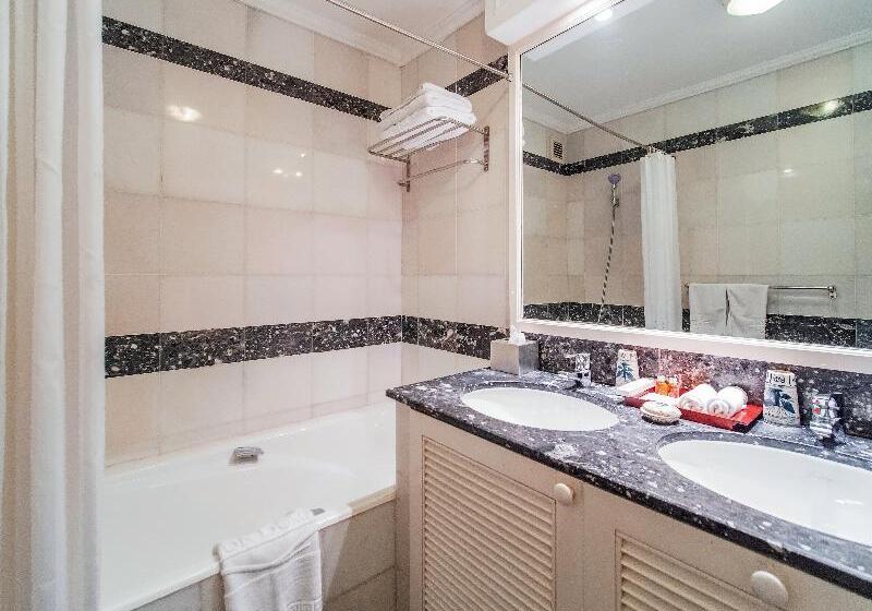 غرفة قياسية مزوَّدة بشُرفة, Doubletree By Hilton San Jose