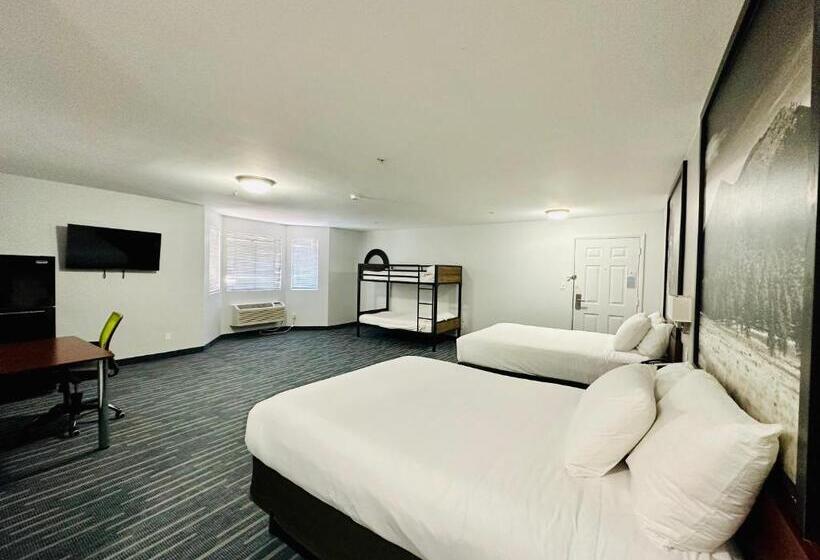 Quarto Triplo Estandar, Studio 6 Flagstaff Az