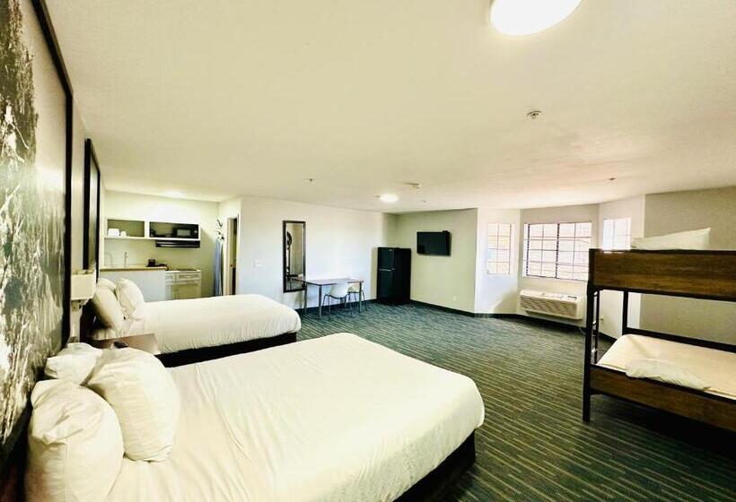 اتاق استاندارد سه نفره, Studio 6 Flagstaff Az