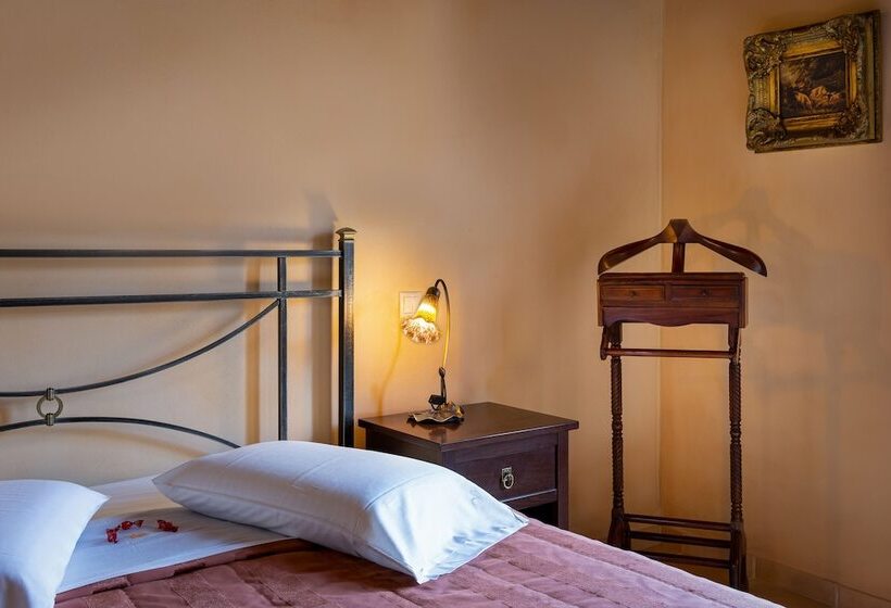 חדר אקונומי, Palazzino Di Corina