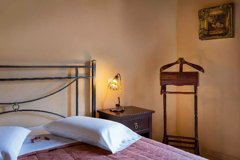 エコノミールーム, Palazzino Di Corina