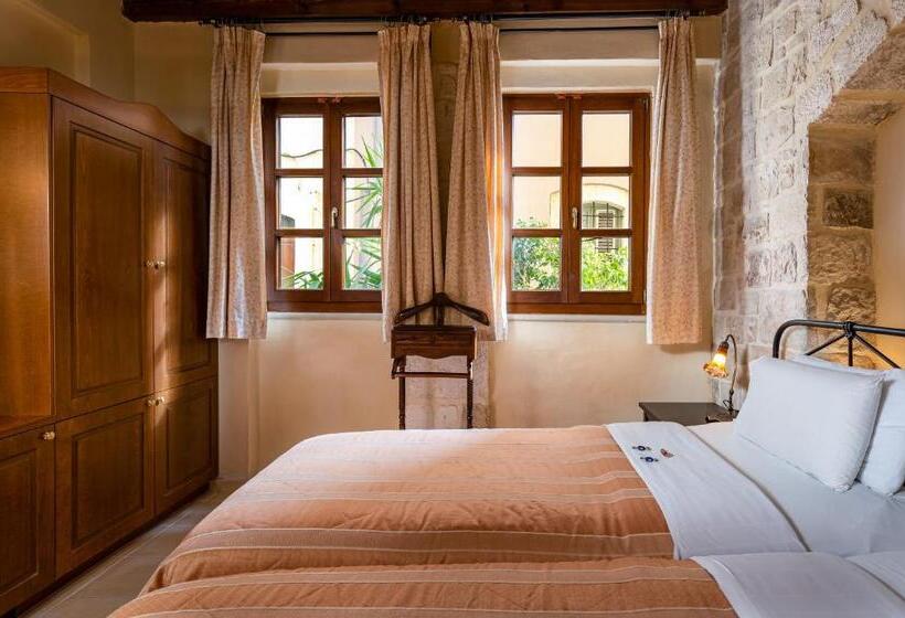 חדר אקונומי, Palazzino Di Corina