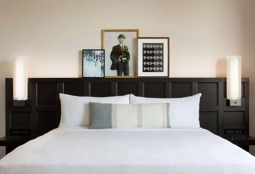 سوییت جونیور, The Clift Royal Sonesta San Francisco