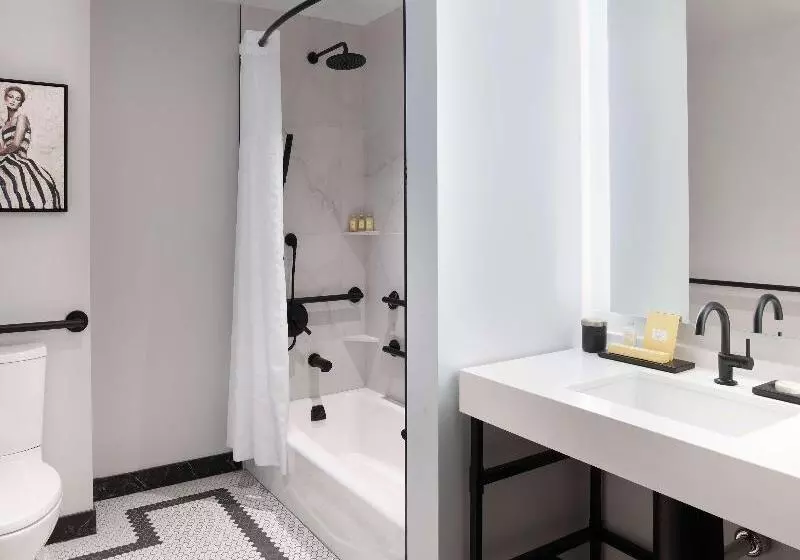 سوییت لوکس, The Clift Royal Sonesta San Francisco
