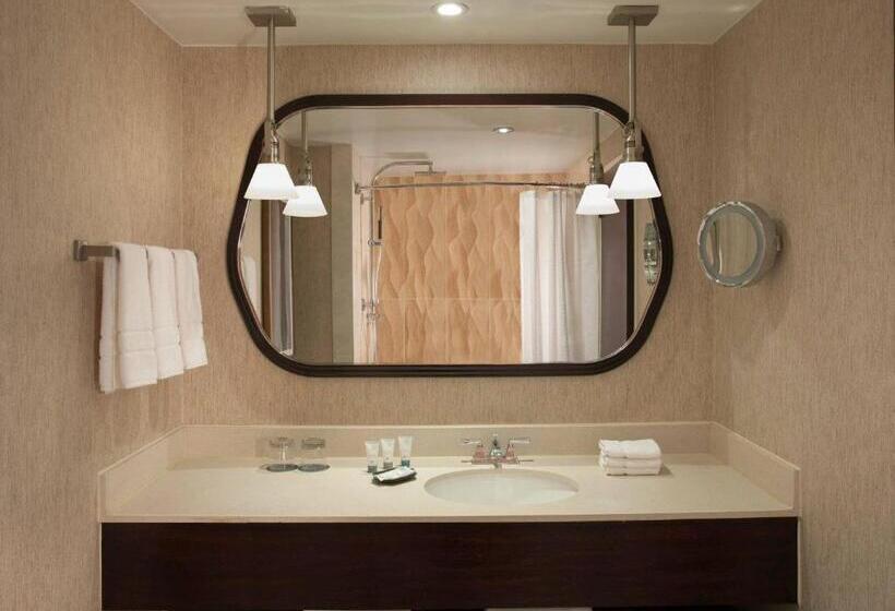 غرفة قياسية سرير ملكى, The Westin Southfield Detroit