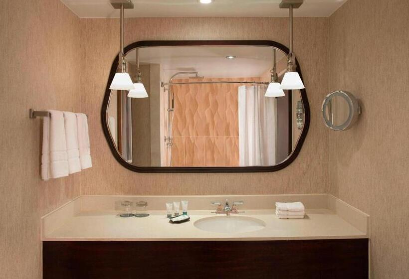 Номер Executive Кровать Кинг, The Westin Southfield Detroit
