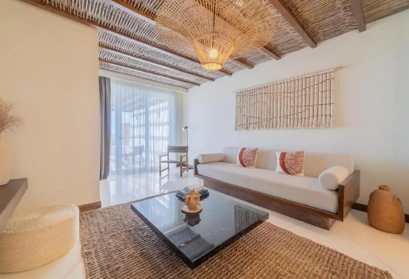 景色の見えるスイートルーム, Indigo La Paz Puerta Cortes, An Ihg