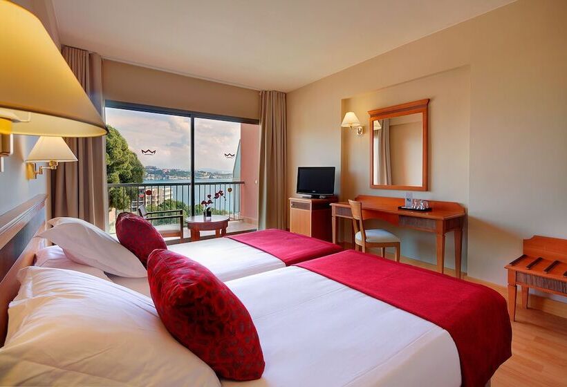 غرفة قياسية مزوَّدة بشُرفة إطلالة جانبية علي البحر, Bonanza Park Hotel By Olivia Hotels Collection