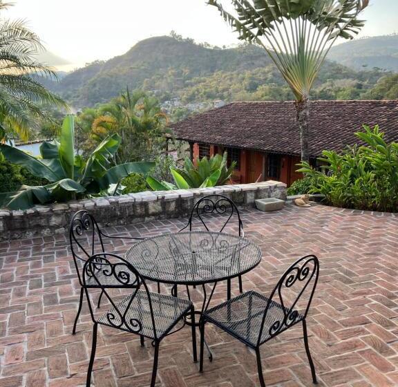 اتاق استاندارد با چشمانداز کوهستان, La Casa De Cafe Bed And Breakfast