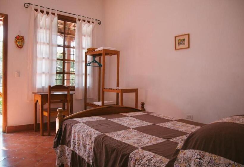 اتاق استاندارد با چشمانداز باغ, La Casa De Cafe Bed And Breakfast