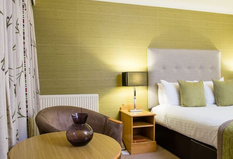 Quarto Estandar, Lea Marston