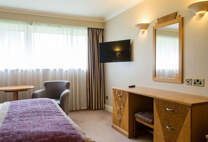 Quarto Estandar, Lea Marston