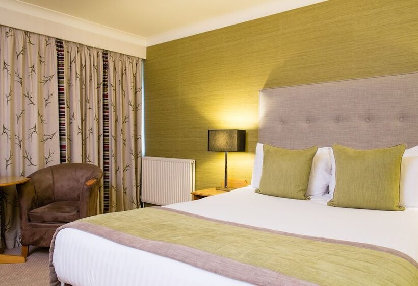 Quarto Estandar, Lea Marston