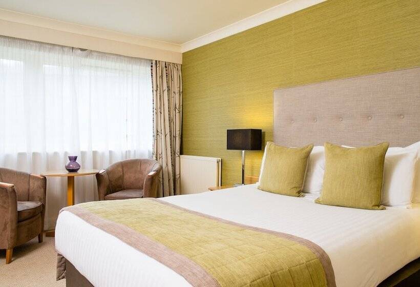 Quarto Estandar, Lea Marston