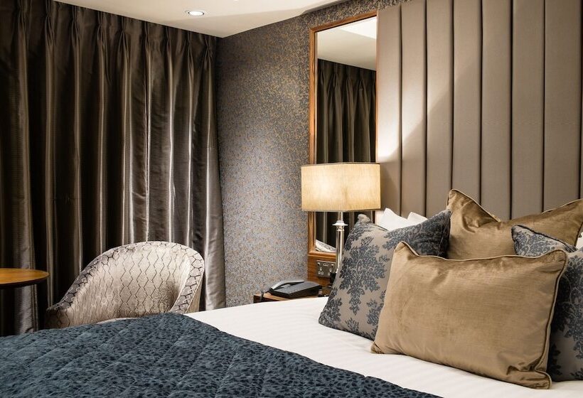 Quarto Superior, Lea Marston