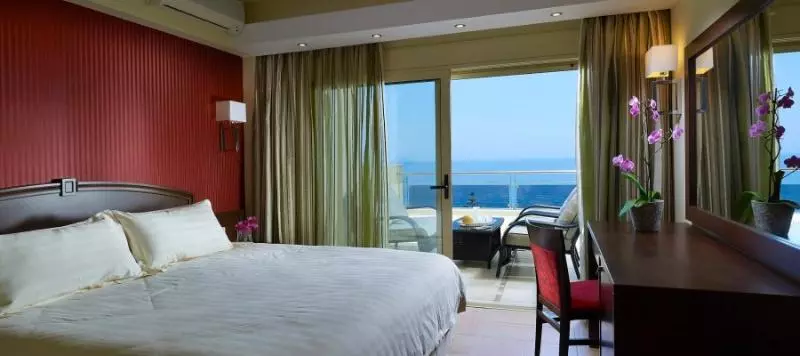 エクゼクティブスイート, Macaris Suites & Spa