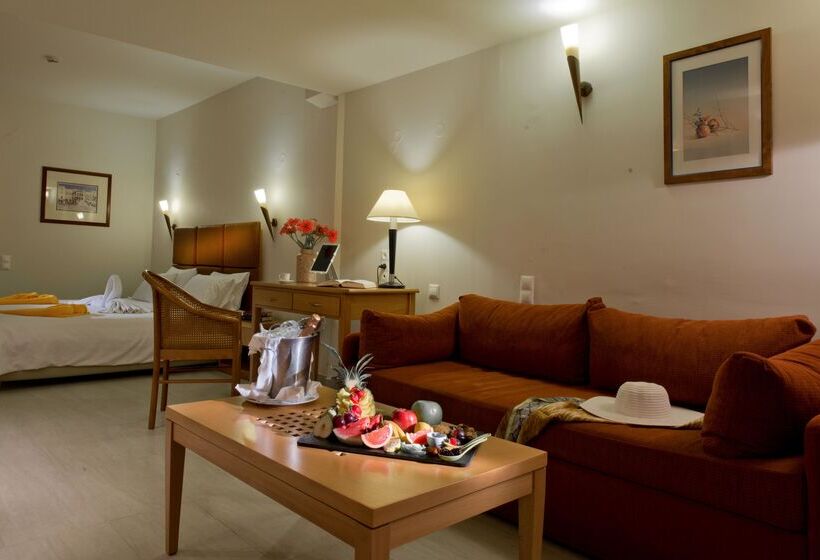 수피리어 주니어 스위트, Minos