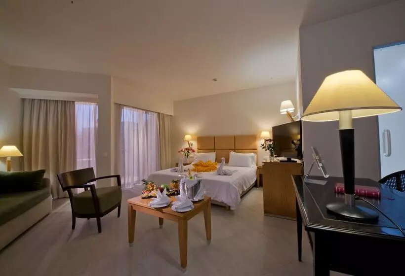 Junior Suite, Minos