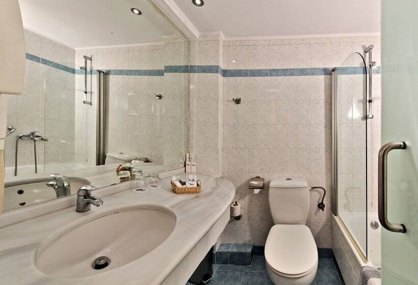 수피리어 주니어 스위트, Minos