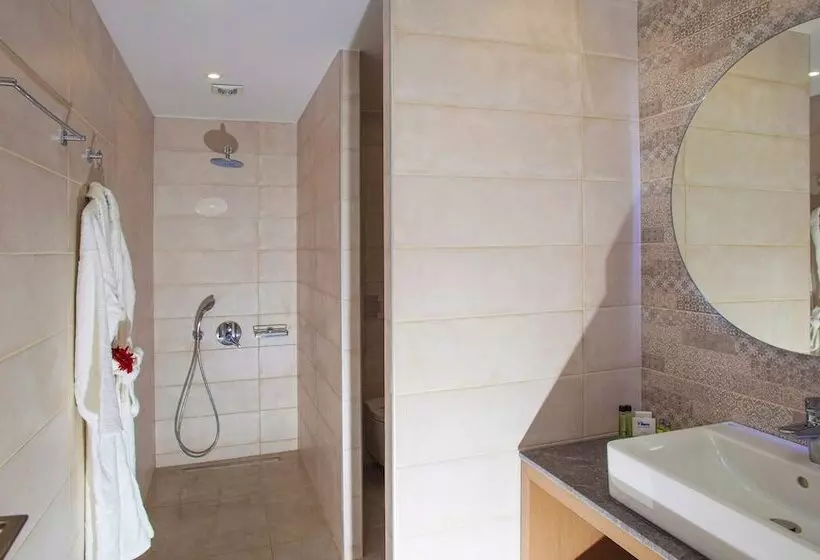 Suite Supérieure, Minos