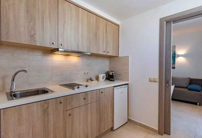 Suite Supérieure, Minos