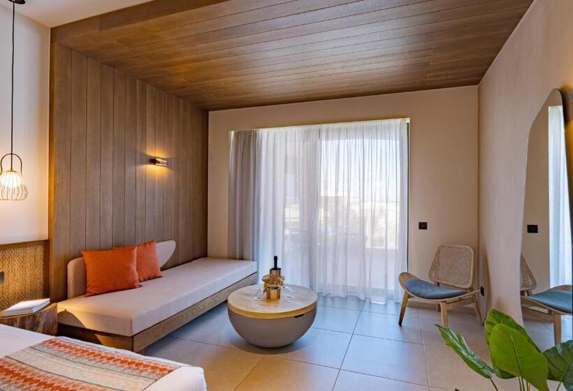 주니어 스위트, Minos