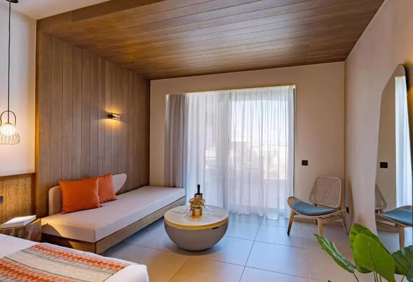 Junior Suite, Minos