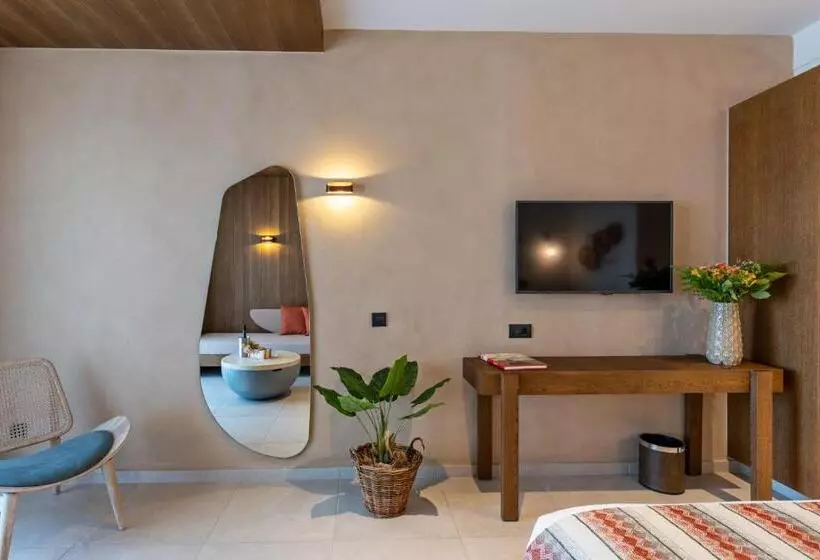 Junior Suite, Minos