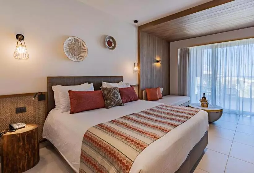 Junior Suite, Minos