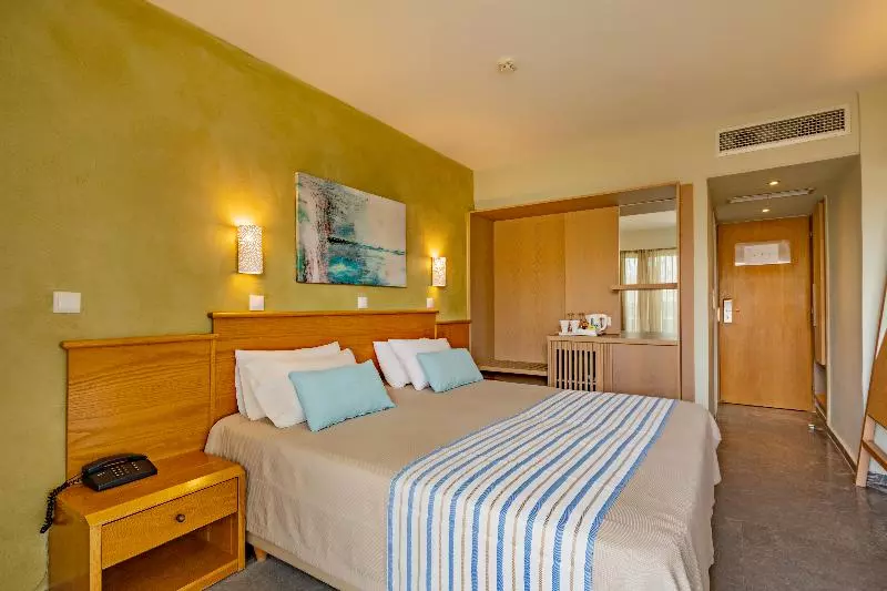Chambre Standard Individuelle, Minos