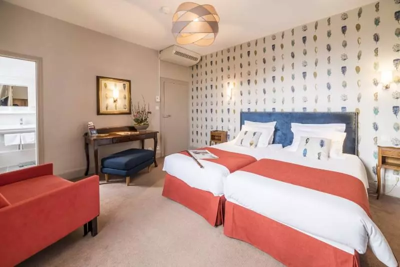 Junior Suite Supérieure, Minos