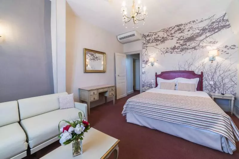 Junior Suite Supérieure, Minos
