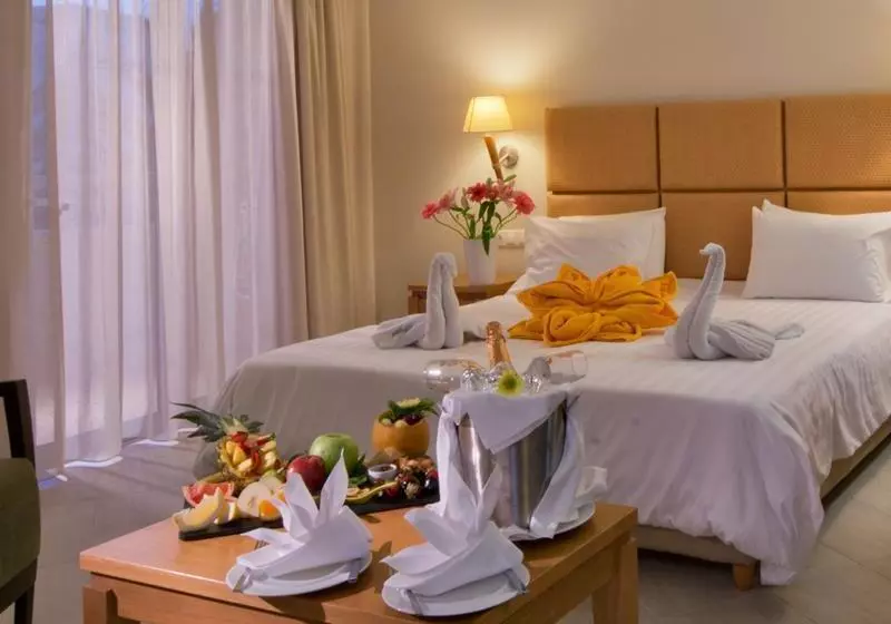 Junior Suite, Minos