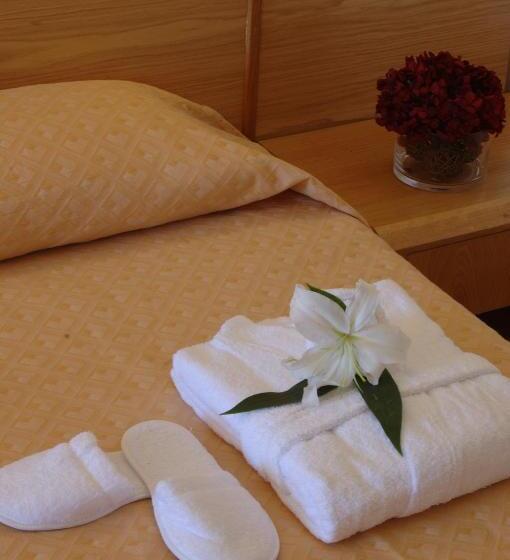 수피리어 룸, Minos